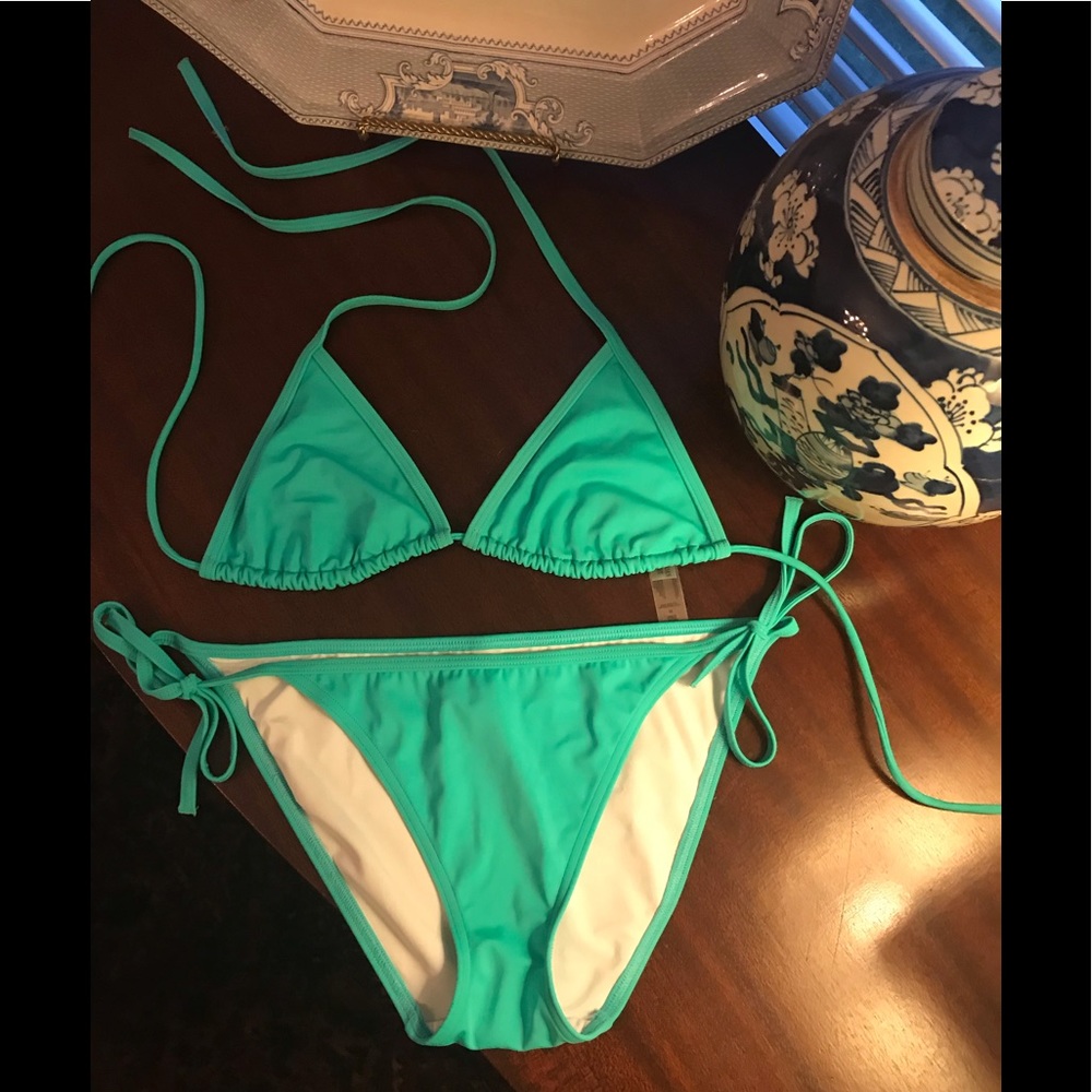 Victoria’s Secret bikini